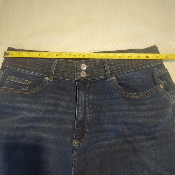 Karl Lagerfeld Jeans Straight Leg Medium Wash Women's Plus Size 16 - Picture 3 of 6